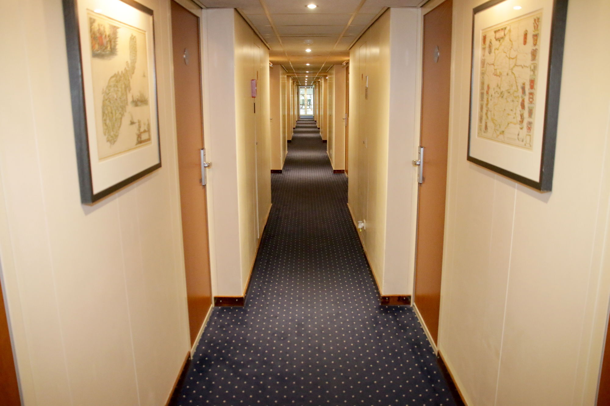 Hotel Onriver - Ms Maribelle Budapest