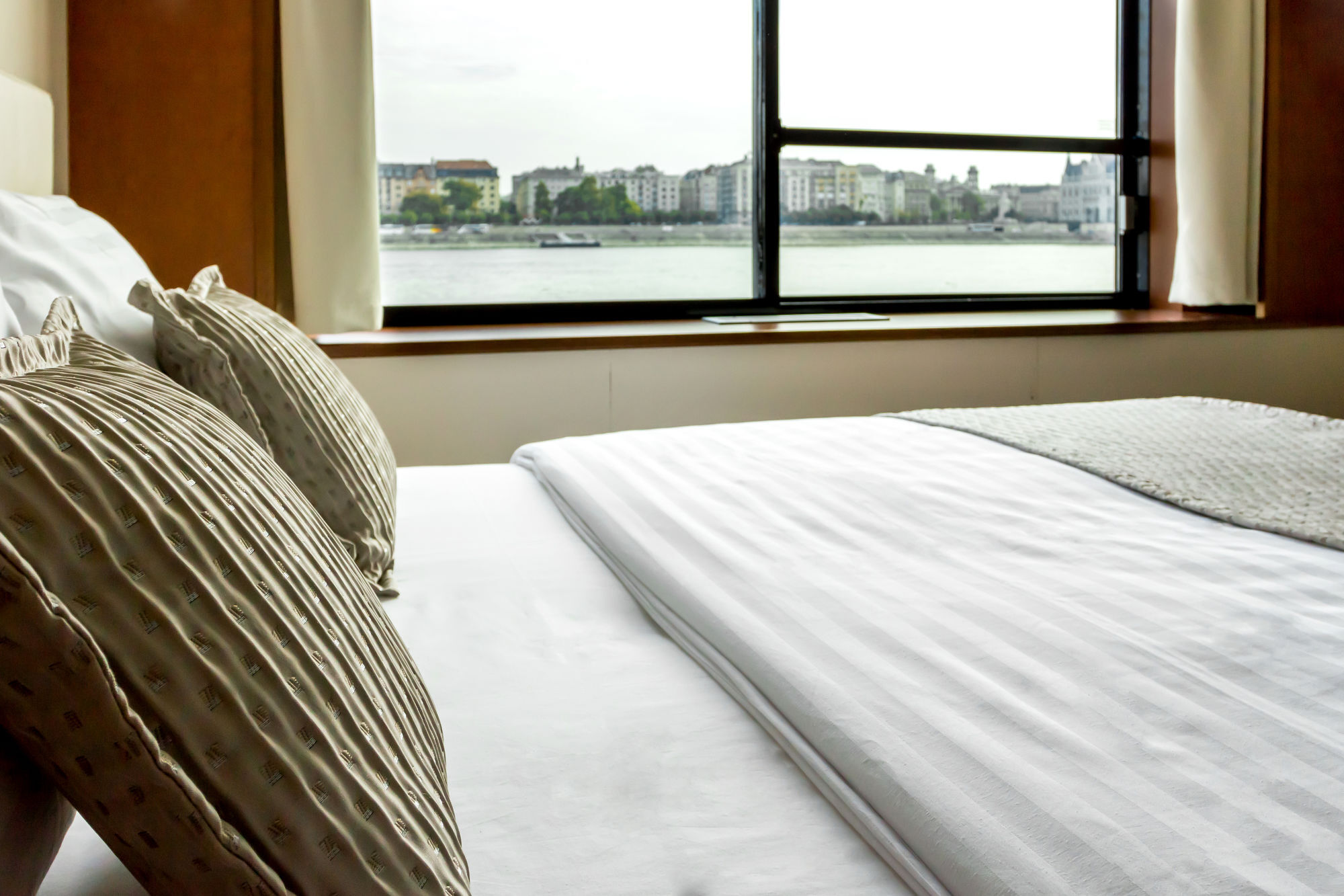 Hotel Onriver - Ms Maribelle 4*