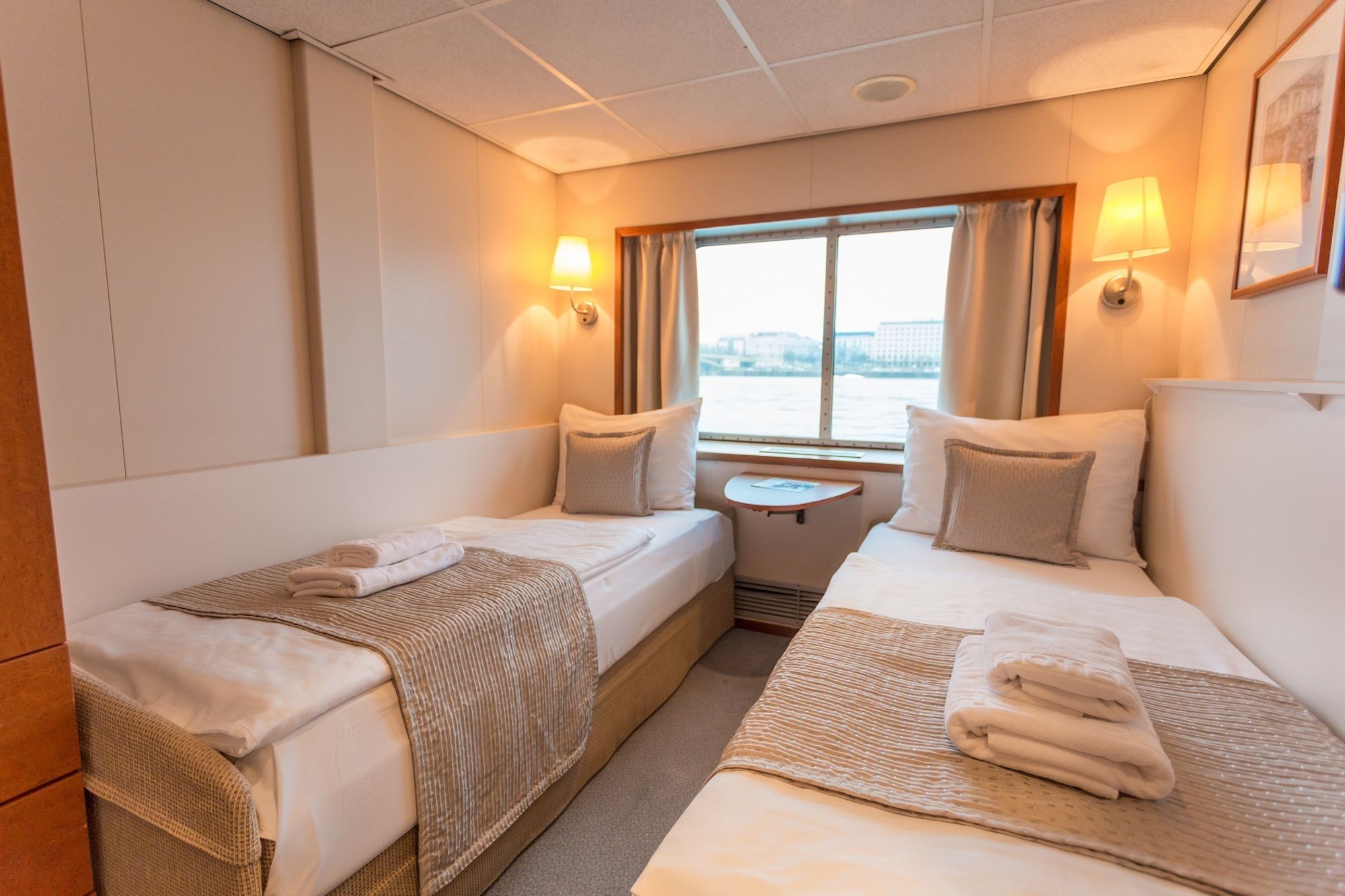 Onriver - Ms Maribelle