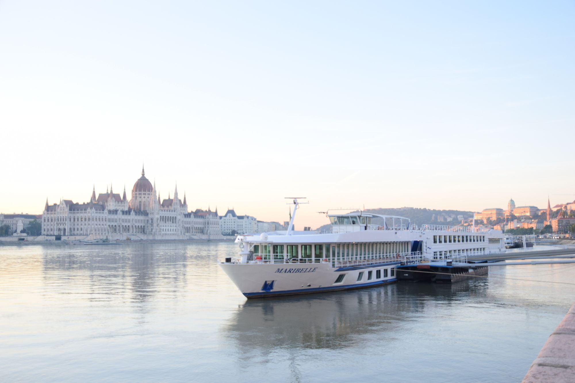 Onriver - Ms Maribelle Hotel