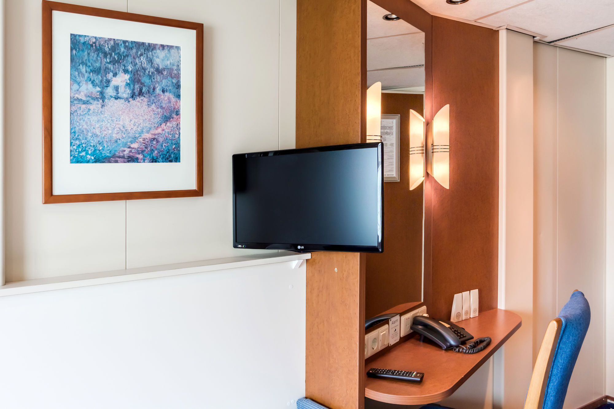 Onriver - Ms Maribelle Hotel 4*
